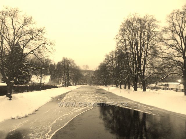 Žamberk - podvečer na Divoké Orlici Pod Skalami