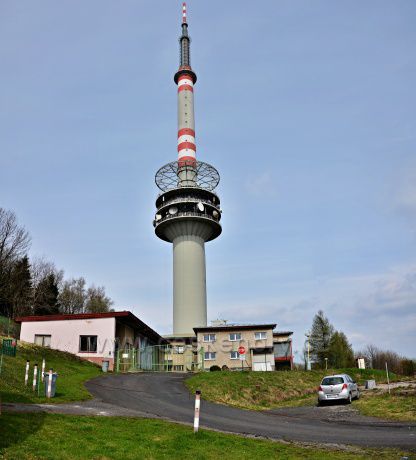 TV vysílač Buková hora-nejvyšší betonový vysílač v ČR (223 m)