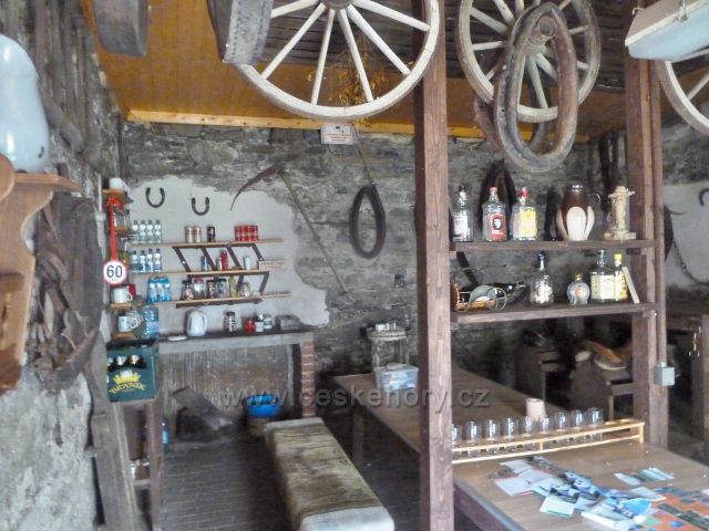 Branná - interiér samoobslužného konibaru