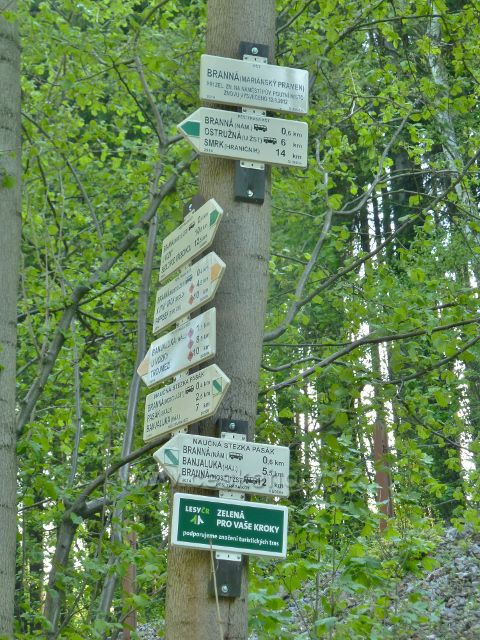 Branná - turistický rozcestník Branná (Mariánský pramen)