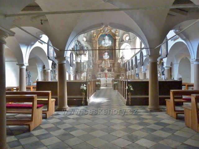 Branná - interiér kostela sv. Michaela Archanděla