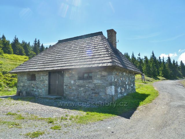 Švýcárna - kamenný objekt vedle chaty