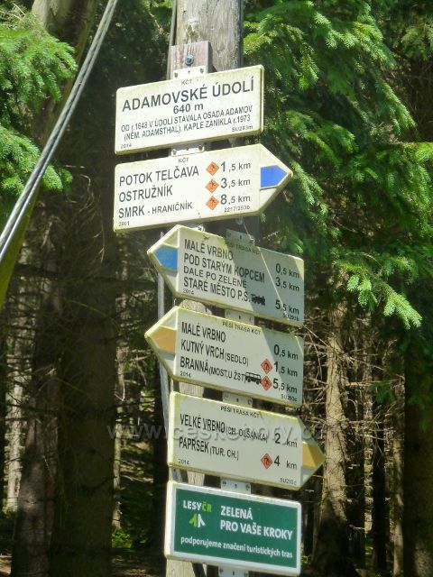 Turistický rozcestník Adamovské údolí - 640 m.n.m.