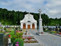 Kobylá nad Vidnávkou - místní hřbitov s kaplí po opravě