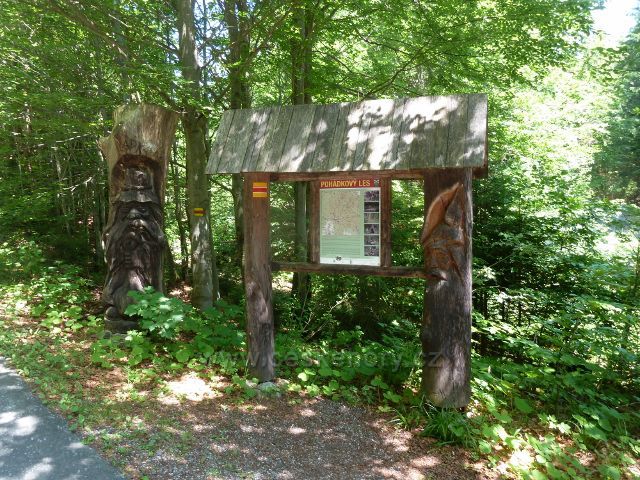 Kouty n.D. - infotabule "Pohádkový les" na rozcestí Poniklý potok