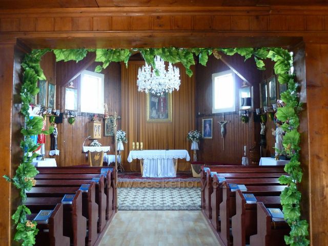 Hrčava - interiér kostela sv.Cyrila a Metoděje