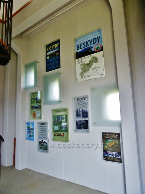 Interiér přízemí rozhledny Tetřev