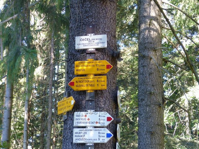 Písařov - turistický rozcestník "Čečel(silnice), 782 m.n.m."