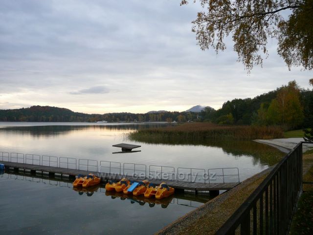 Podzimní Máchovo jezero