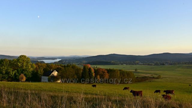 Lipenská přehrada, pohled od Želnavy, foto 30.9.2017