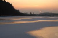 Západ slunce nad přehradou Talsperre Rauschenbach