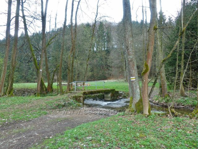 Kunvald - mostek přes Rokytenku pod Kunvaldským rybníkem