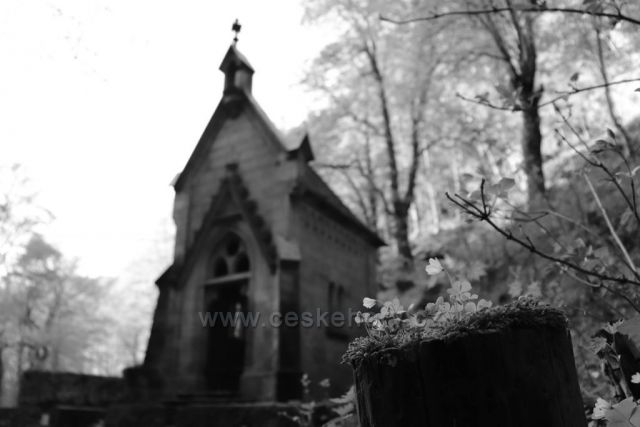 Hřensko, hřbitov - secesní kaple