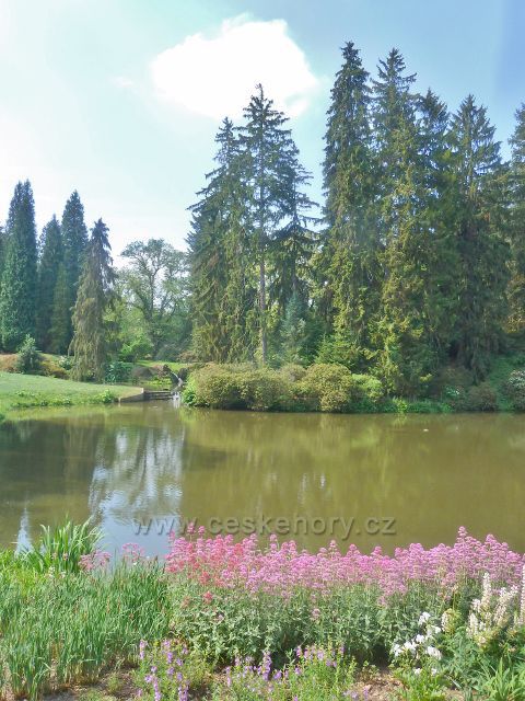 Průhonice - Zámecký park, rybník Podkarasák