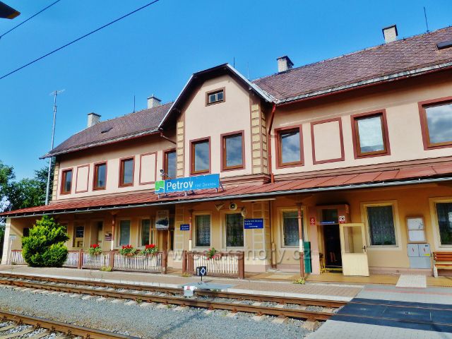  Železniční stanice Petrov nad Desnou na trati Šumperk- Kouty nad Desnou