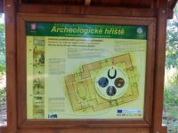 Tachov - panel Archeologické hřiště u základů bývalé kaple na Vysoké
