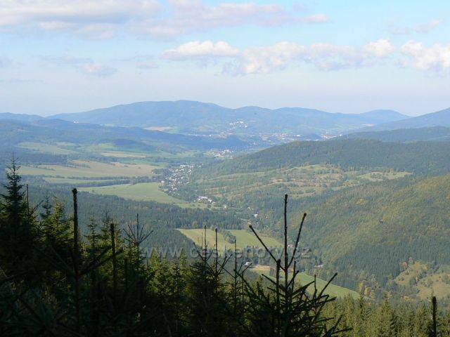 údolí mezi Hrubým Jeseníkem, Zlatohorskou vrchovinou a Rychlebskými horami