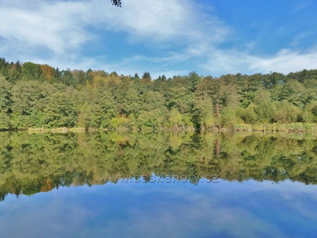 Žamberk - podzimní zrcadlení na Dymlovském rybníku
