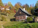 Petrovičky - roubená chalupa nad Skiparkem