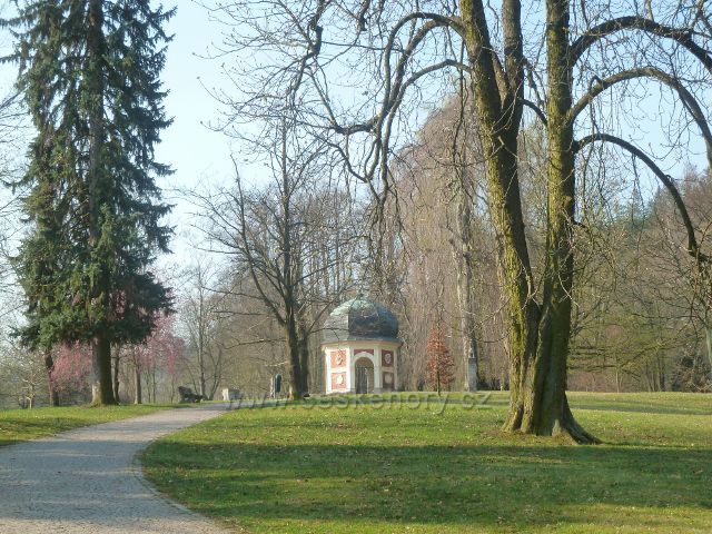 Česká Třebová - Bosenský pavilon v parku Javorka