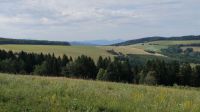 cestou přes Holý vrch z Brumova na Vršatec
