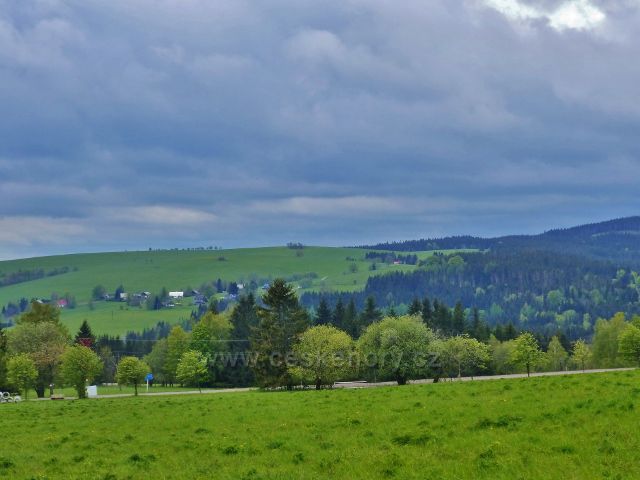 Říčky v O.h.-nad silničkou k Mezivrší