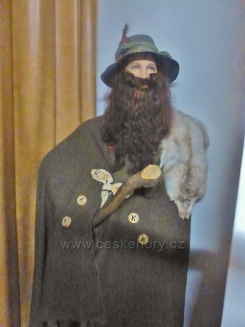 Rýchorská bouda(interiér) - Krakonoš před výčepem