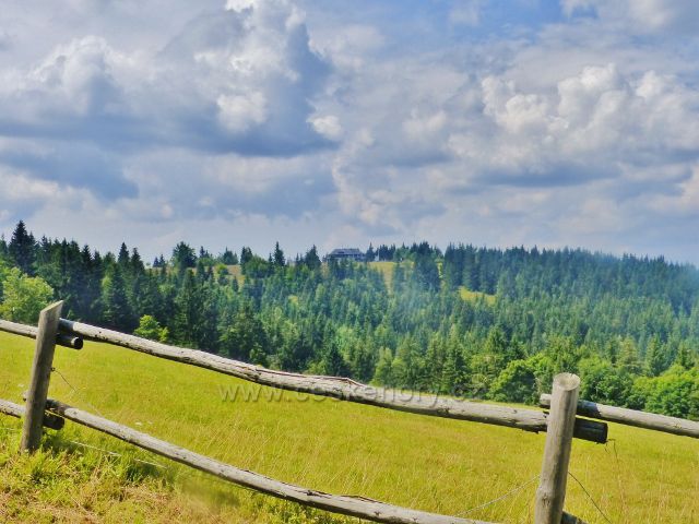 Rýchory - pohled k Rýchorské boudě z křižovatky nad Rýchorským křížem