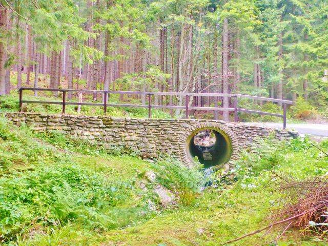 Horní Malá ´pa - mostek přes potok na rozcestí Pod Jelenkou