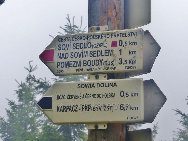 Hirní Malá Úpa - turistický rozcestník na cestě Česko-polského přátelství u chaty Jelenky