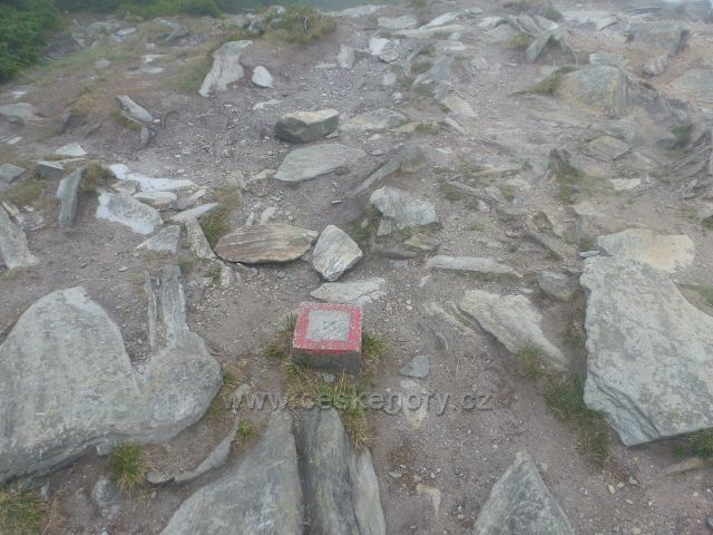 Horní Malá Úpa - nivelační bod na vrcholku Tabule
