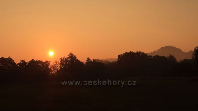 východ slunce z Rajnochovic žst