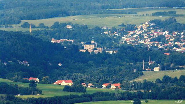 Frýdlant z vyhlídky Krásná Máří