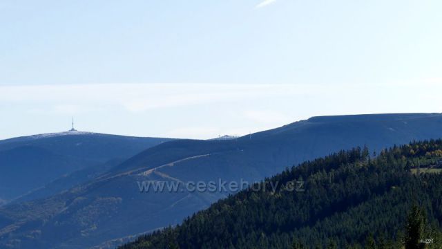 Zleva Praděd, Petrovy kameny a Dlouhé Stráně