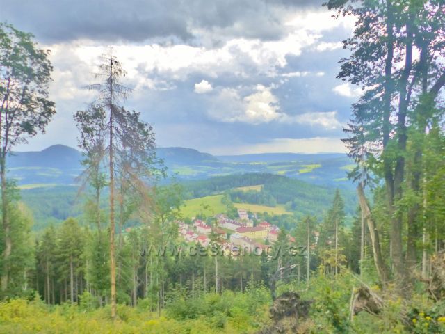 Žacléř - pohled z "Výhledů" z úbočí Horního lesa na Žacléř