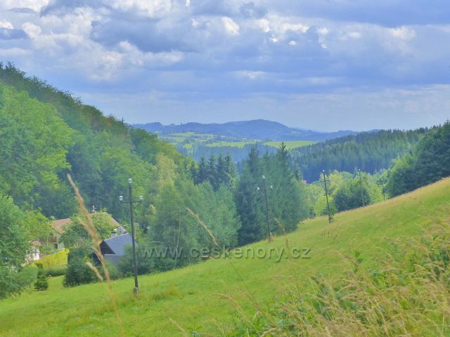 Žacléř - pohled ze silnice ke Stachelbergu do údolí Prkenného Dolu
