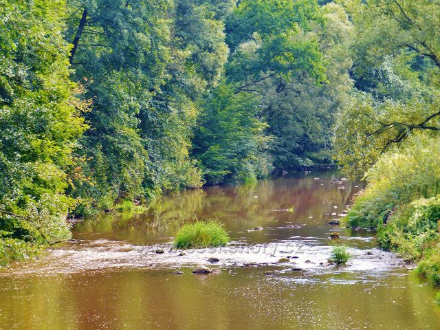 Semily - pohled ze železného mostu proti proudu Jizery