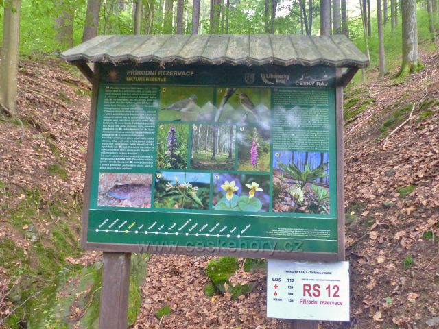 Semily - Riegrova stezka . Informační tabule "PR Údolí Jizery "a bod záchrany RS 12