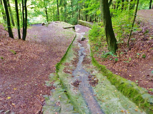 Semily - Riegrova stezka.Koryto odpouštěcího zařízení napájecího kanálu MVE Spálov
