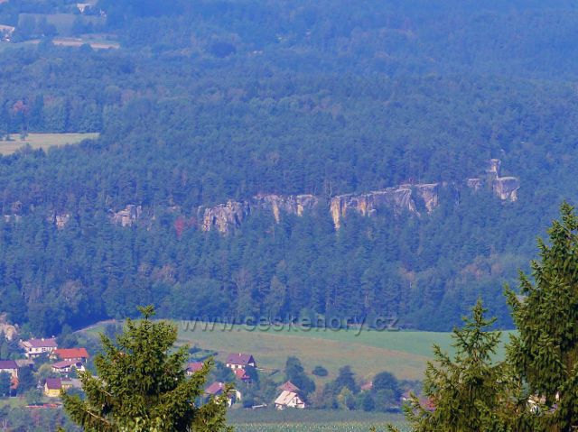 Kozákov -pohled na část Klokočských skal