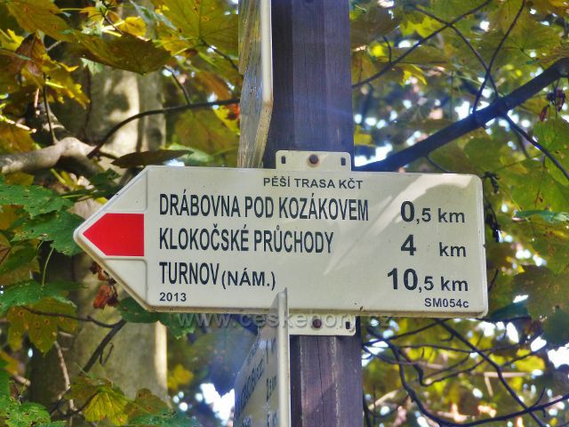 Kozákov - směrovka po červené TZ na Drábovnu pod Kozákovem