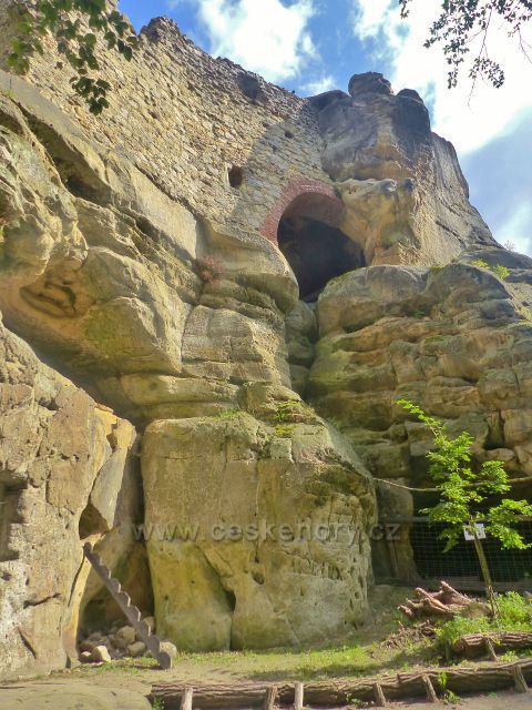 Klokočí - areál skalního hradu Rotštejn