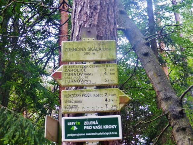Klokočské skály - turistický rozcestník "Zdenčina skála (odb.) 380 m.n.m."