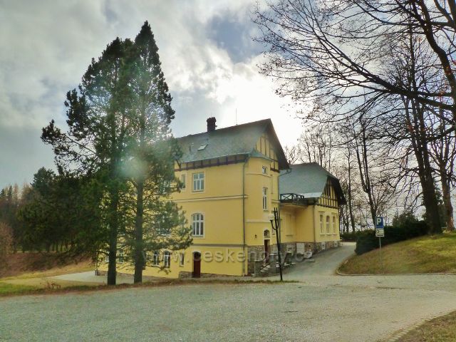 Lázně Jeseník - pohled na lázeňskou vilu s Vídeňskou kavárnou