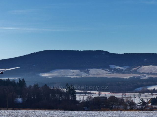 Králíky - pohled z Hraběcí stezky na Suchý vrch (995 m.n.m.)