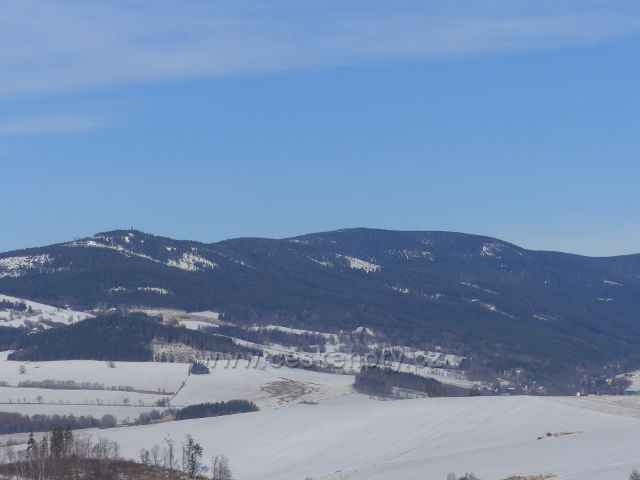Králíky, Mariánský kopec - pohled od Poutního domu na Klepý(1144 m.n.m.),Hleďsebe (1190 m.n.m.), sedlo Puchača (1108 m.n.m.) a  Malý Sněžník (1326 m.n.m.)