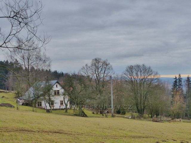 Malé Svatoňovice - chalupa v Předních Horách