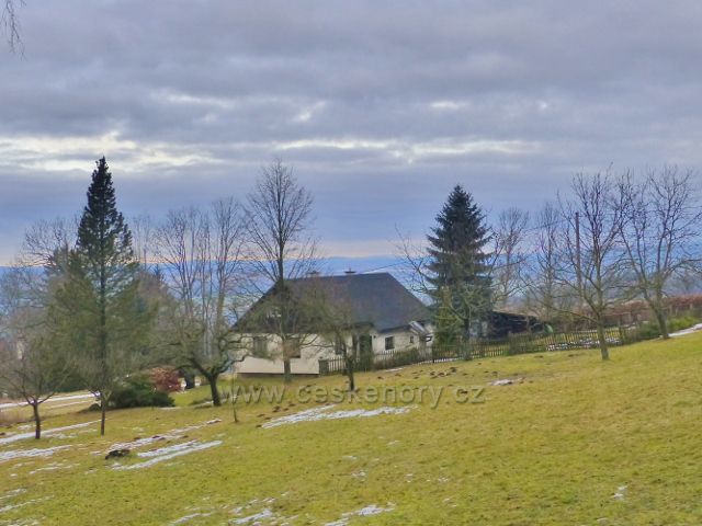 Malé Svatoňovice - chalupa na úbočí Předních hor