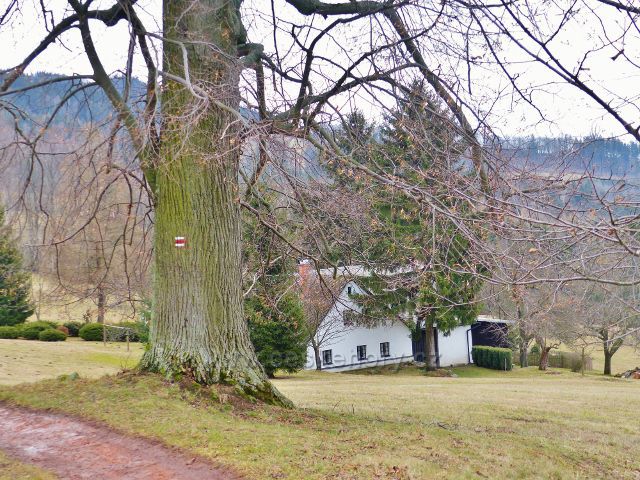 Malé Svatoňovice - chalupa pod cestou bratří Čapků v enklávě Na Horách