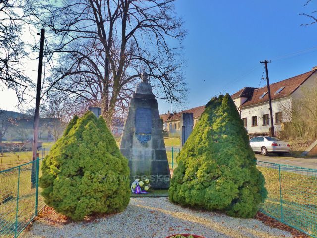 Velká Rudka - památník obětem I.světové války s bustou T.G.M.